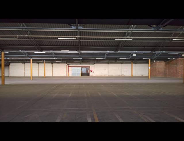 5,350M² WAREHOUSE TO LET IN ANDERBOLT